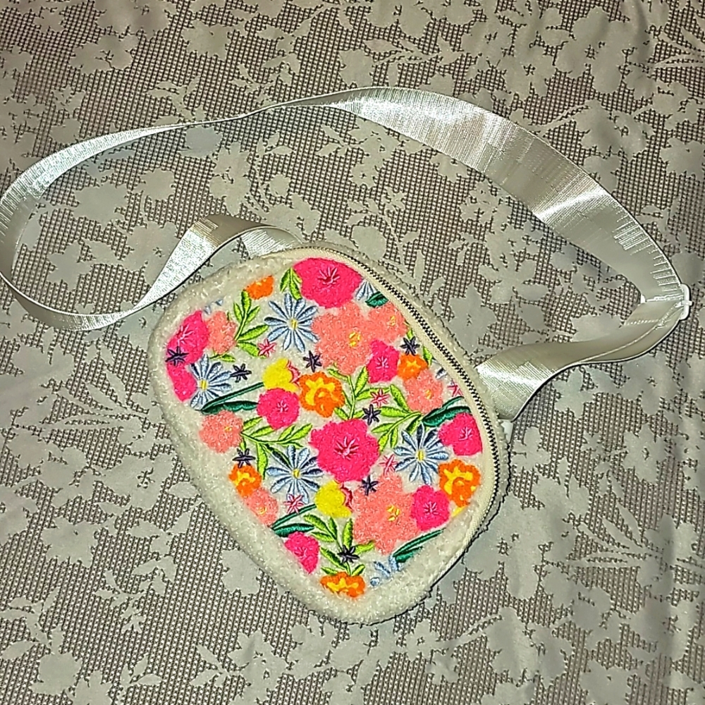 Flower bloom belt bag